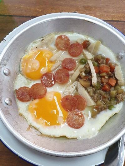 อาหาร หรือ เครื่องดื่ม