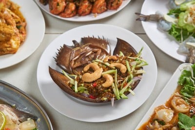 โอซาก้า ชาบู บุฟเฟ่ต์