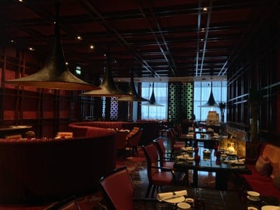 Fei Ya โรงแรมเรเนซองส์ กรุงเทพฯ