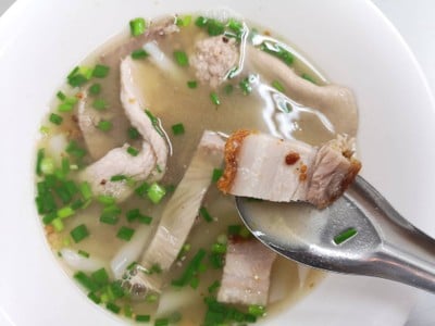 ก๋วยจั๊บนายเอ็ก (Nai Ek Roll Noodle) เยาวราช (primary branch)