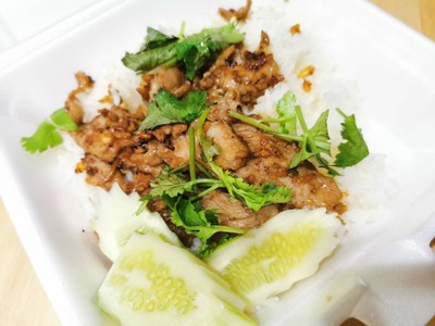 อาหาร หรือ เครื่องดื่ม
