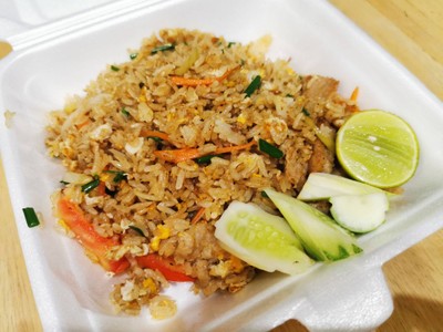 อาหาร หรือ เครื่องดื่ม