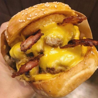Paper Butter & The Burger (Paper Butter & The Burger) The Yard Hostel Paper Butter & The Burger (Paper Butter & The Burger) The Yard Hostel