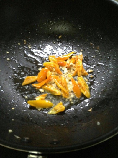 วิธีทำ ไก่กระเพราพริกเหลือง