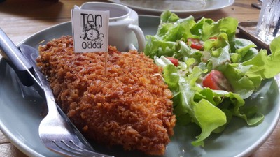 อาหาร หรือ เครื่องดื่ม