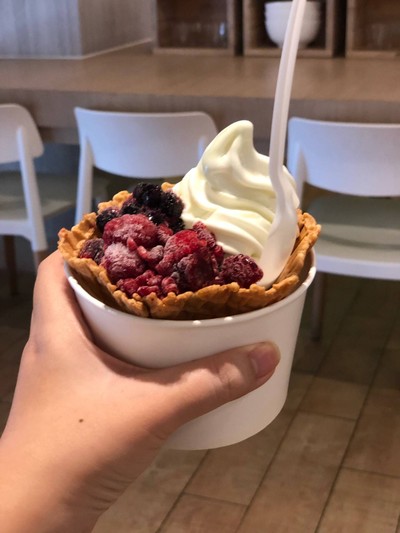 MIXED BERRIES YOGURT