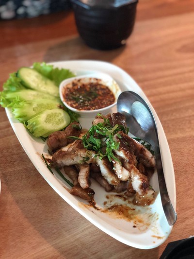 หมูย่างจิ้มแจ่ว