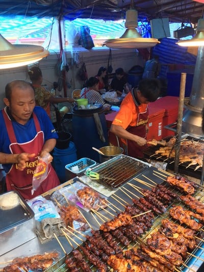 บรรยากาศ งานประเพณี แข่งเรือยาว จังหวัดพิจิตร