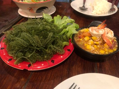 อาหาร หรือ เครื่องดื่ม