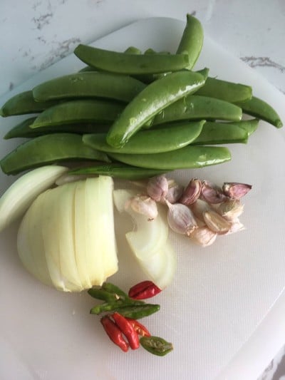 วิธีทำ ถั่วหวานผัดหมูน้ำมันหอย วิธีทำ ถั่วหวานผัดหมูน้ำมันหอย