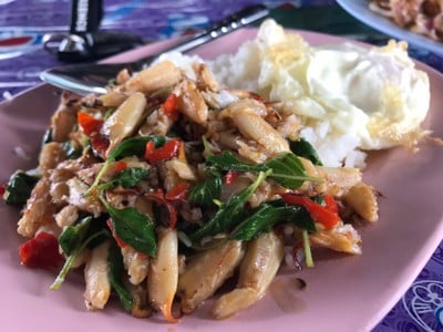 ข้าวกระเพราปู