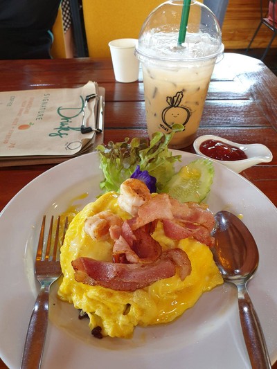 อาหาร หรือ เครื่องดื่ม