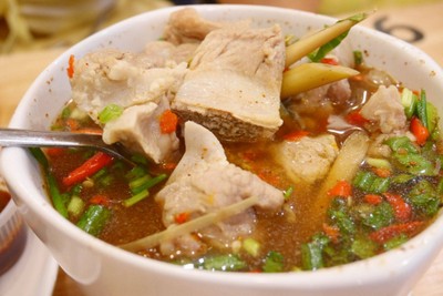 ต้มแซบกระดูกหมูอ่อน