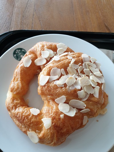 ครัวซองอัลมอนด์