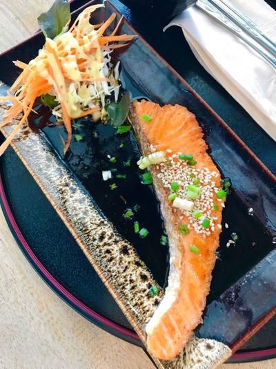 แซลมอนย่างซีอิ้ว