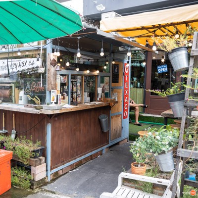 The Lazy Max Cafe
