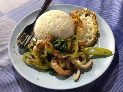 กระเพราทะเลไข่ดาว