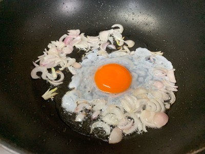 วิธีทำ ข้าวผัดหอยลายปุ้มปุ้ย