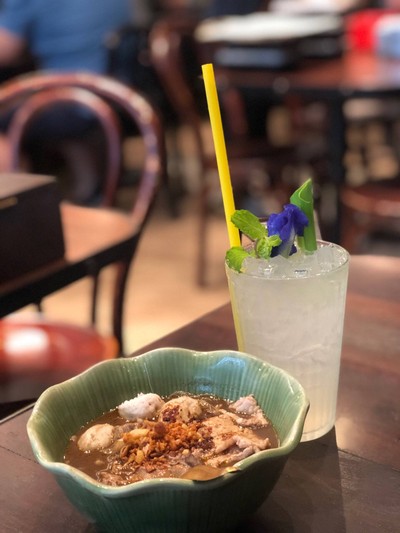 อาหาร หรือ เครื่องดื่ม