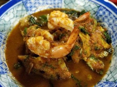 แกงส้มผักกูดกุ้งสด
