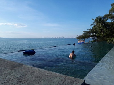 สระว่ายน้ำ/ชายหาด