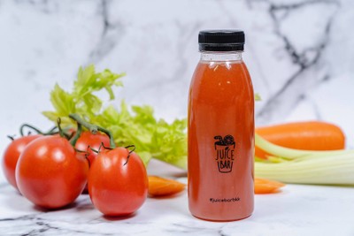 มะเขือเทศ + แครอท + คื่นฉ่ายฝรั่ง สกัดเย็น