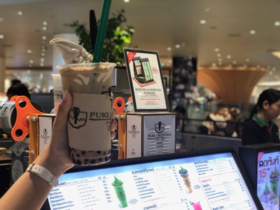 ชานมซอฟต์ไอศกรีมรสชานมใส่ไข่มุกน้ำผึ้ง