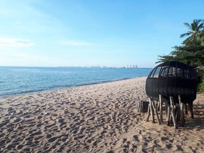 สระว่ายน้ำ/ชายหาด