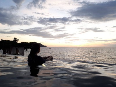 สระว่ายน้ำ/ชายหาด