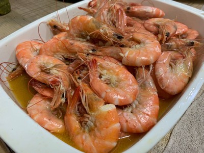 วิธีทำ กุ้งอบเนยกระเทียม