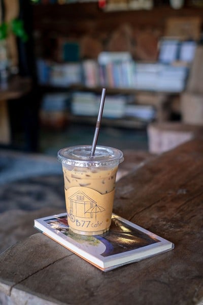 B77 CAFE'