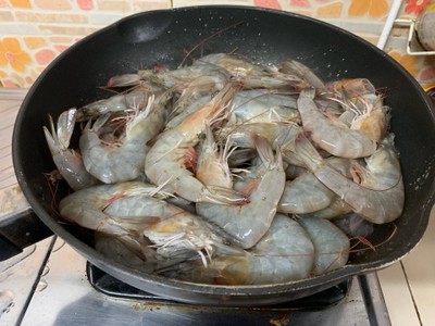 วิธีทำ กุ้งอบเนยกระเทียม