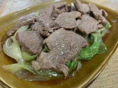 สันในหมูหมักน้ำมันหอย ผักกาดแก้ว