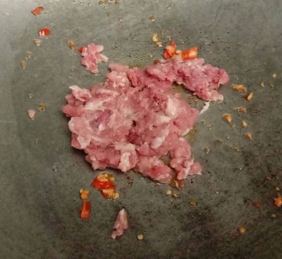 วิธีทำ ข้าวกะเพราเนื้อสับ-ไข่ดาว วิธีทำ ข้าวกะเพราเนื้อสับ-ไข่ดาว