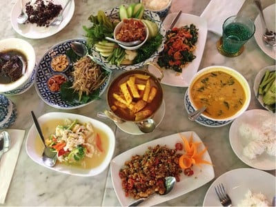 ชมจันทร์