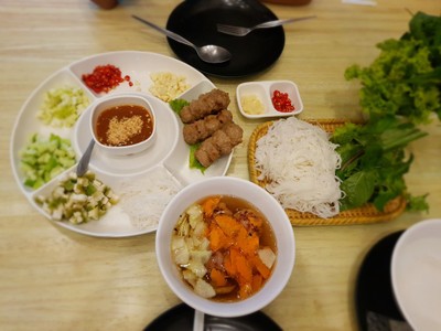 อาหาร หรือ เครื่องดื่ม