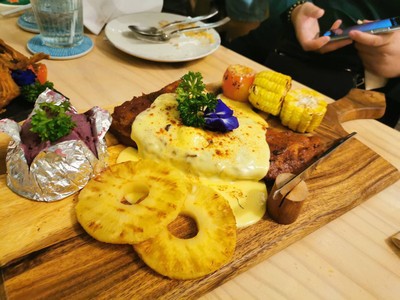 ซี่โครงหมูบาบิคิวชีส