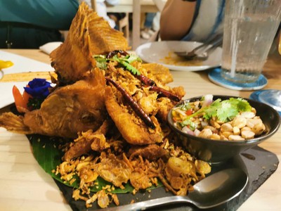 ปลาทับทิมทอดสมุนไพร