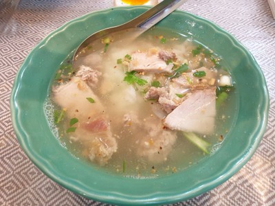 เส้นเล็กต้มยำสุโขทัย