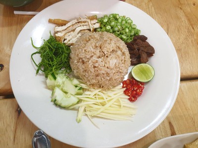 ข้าวคลุกกะปิ