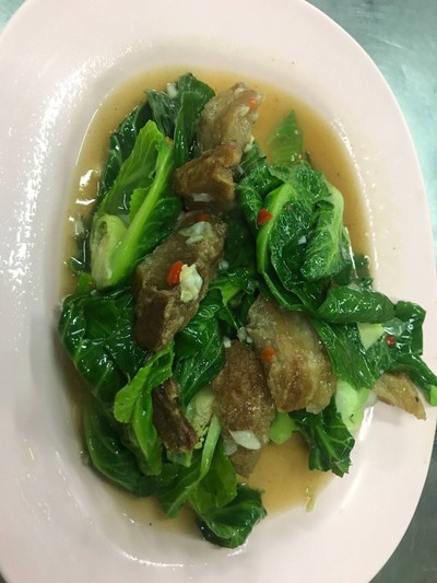 แขนงหมูกรอบ