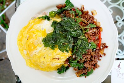 ข้าวไข่นุ่มกะเพราเนื้อออสเตรเลีย
