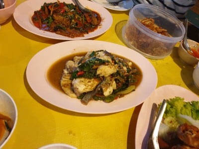 อาหาร หรือ เครื่องดื่ม