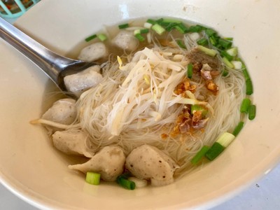 หมี่ขาวลูกชิ้นปลากราย