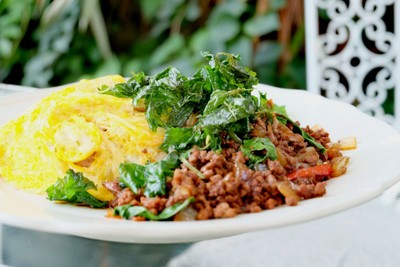 ข้าวไข่นุ่มกะเพราเนื้อออสเตรเลีย
