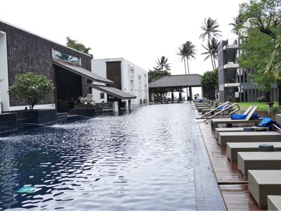 สระว่ายน้ำ/ชายหาด