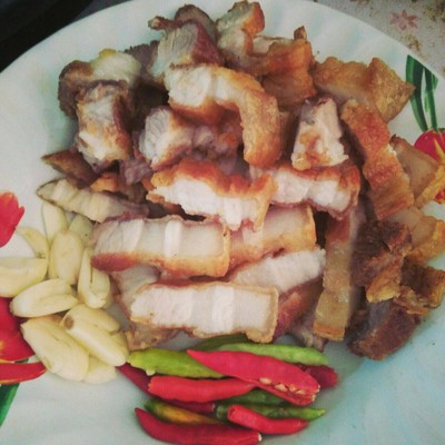 วิธีทำ คะน้าหมูกรอบ วิธีทำ คะน้าหมูกรอบ