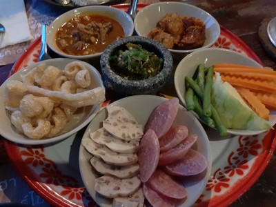 อาหาร หรือ เครื่องดื่ม