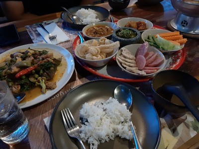 อาหาร หรือ เครื่องดื่ม