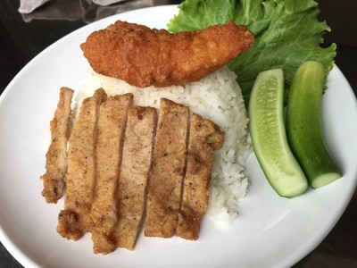 ข้าวหมูทอดพริกไทย+ไก่ทอด